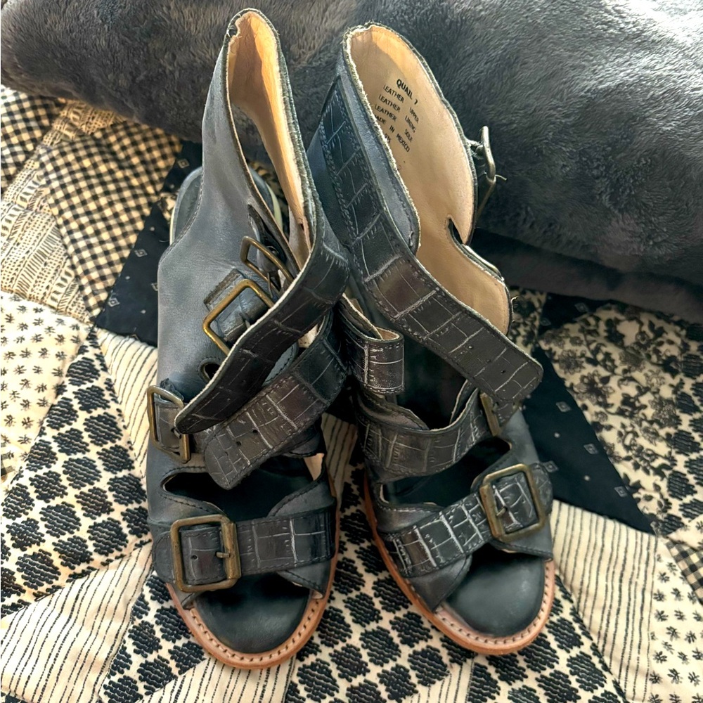 Freebird black Quail, like new